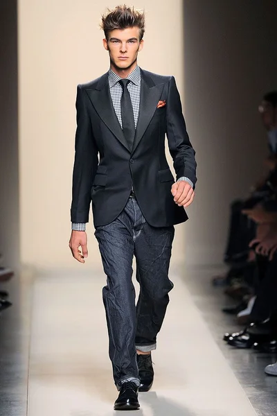 Look 38